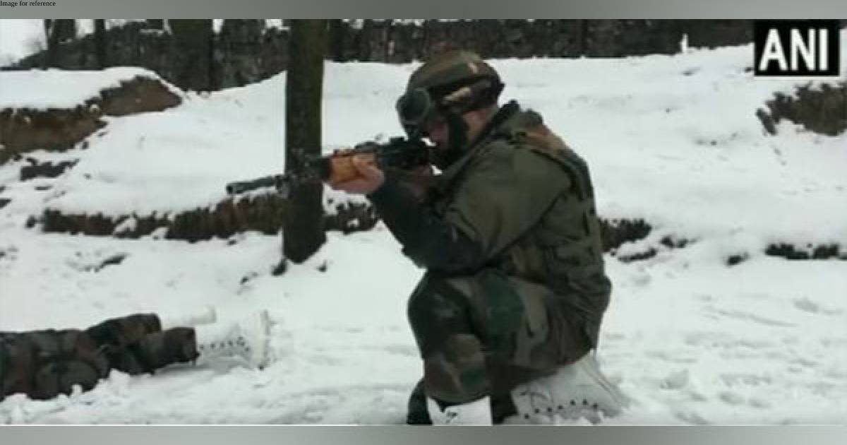 J-K: Indian Army patrol continues at last post at 7,200 ft amid heavy snowfall